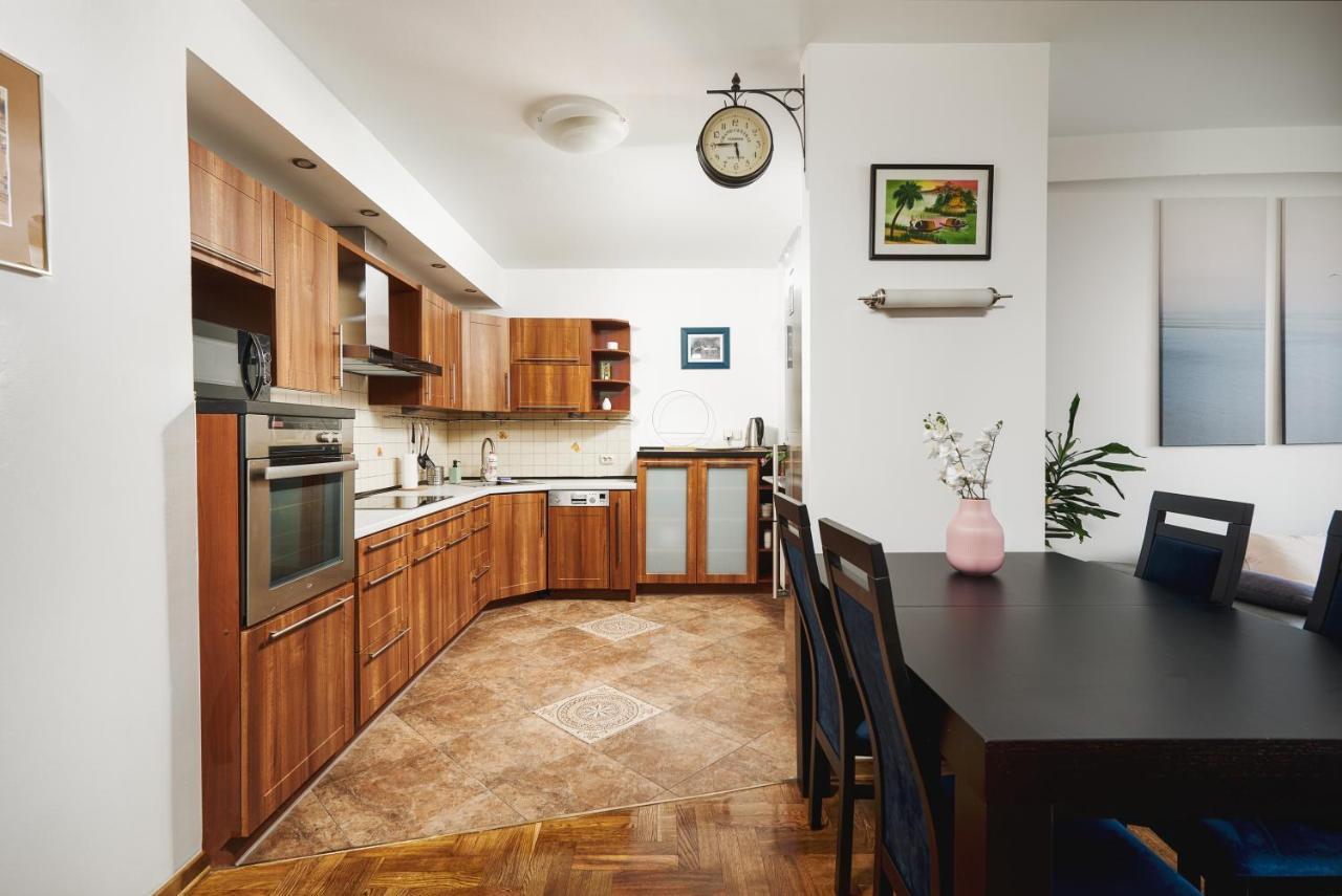 Family Apartment With A Terrace On Aleje Jerozolimskie Warsaw Exterior photo